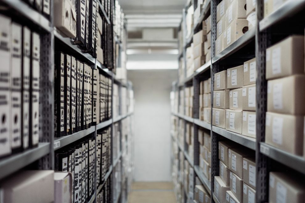 What are warehouse KPIs?