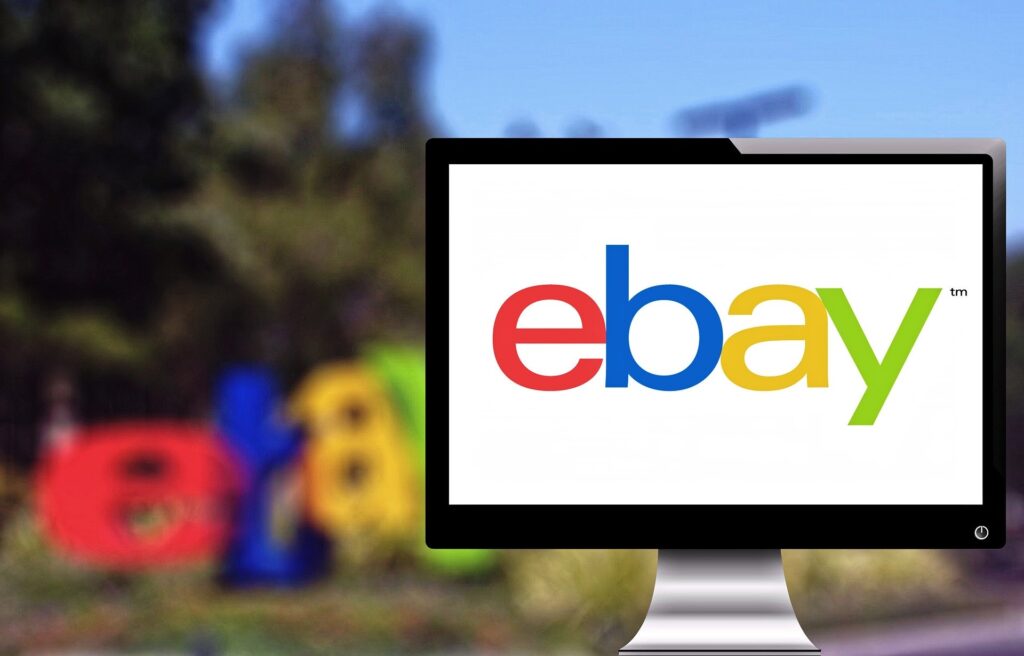 image graphique d'un ordinateur avec eBay sur l'écran